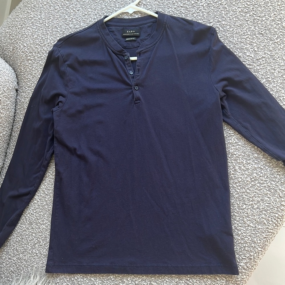Zara men. Regular fit long sleeves shirt. Size medium
